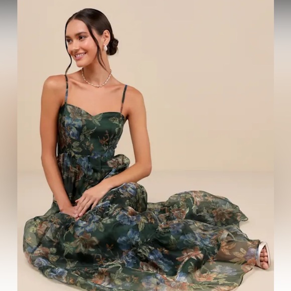 Lulus Exclusive Glamour Green Floral Organza Tiered Maxi Dress size L new - Picture 4 of 8